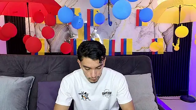 Snapshot of dante_18cm_ chatting on July 6, 2026, 12:28 am dante 18cm online show from July 6, 2026, 12:28 am