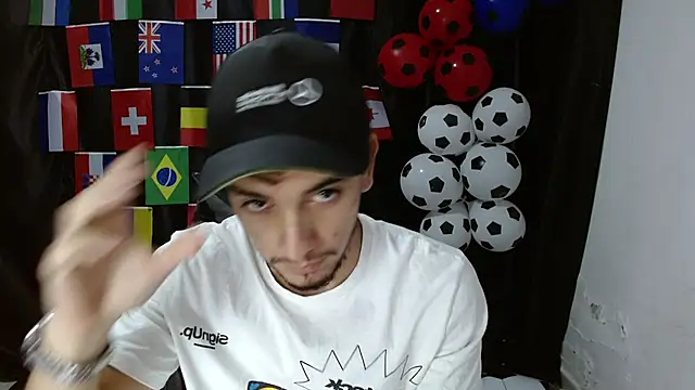 Snapshot of dante_18cm_ chatting on July 16, 2026, 12:29 am dante 18cm online show from July 16, 2026, 12:29 am