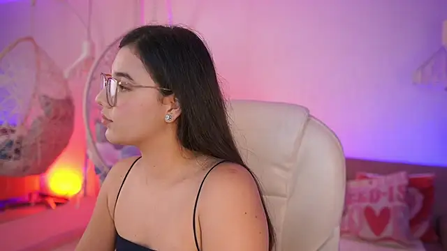 StacyCooper  online show from May 19, 2026, 7:10 pm