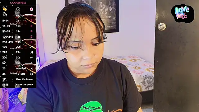 Snapshot of _eilish_ chatting on April 28, 2026, 8:24 pm eilish online show from April 28, 2026, 8:24 pm