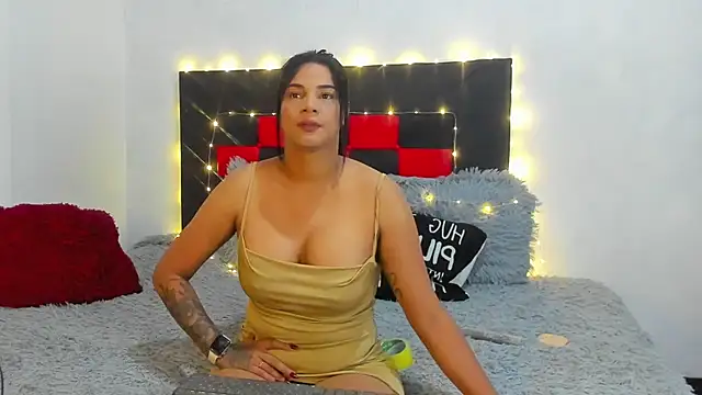 camila valenciia  online show from April 21, 2026, 10:44 am