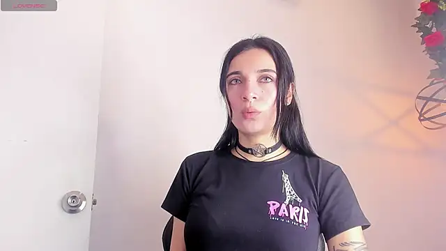 MilaWhitte online show from July 15, 2026, 3:19 pm