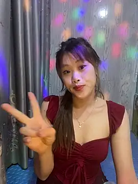 Snapshot of Ly-sexyy chatting on April 24, 2026, 8:05 am Ly-sexyy online show from April 24, 2026, 8:05 am