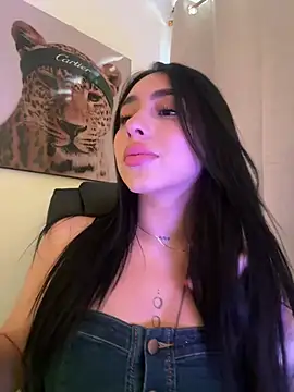 IsabellaNoir  online show from June 26, 2026, 6:14 pm