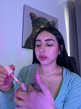 IsabellaNoir  online show from April 26, 2026, 6:38 pm