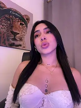 IsabellaNoir  online show from May 30, 2026, 11:43 pm