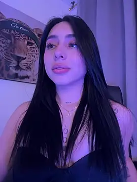 IsabellaNoir  online show from May 27, 2026, 1:57 am