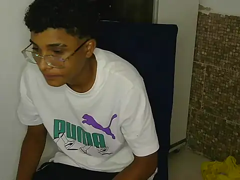 black jeanss online show from April 21, 2026, 7:53 pm