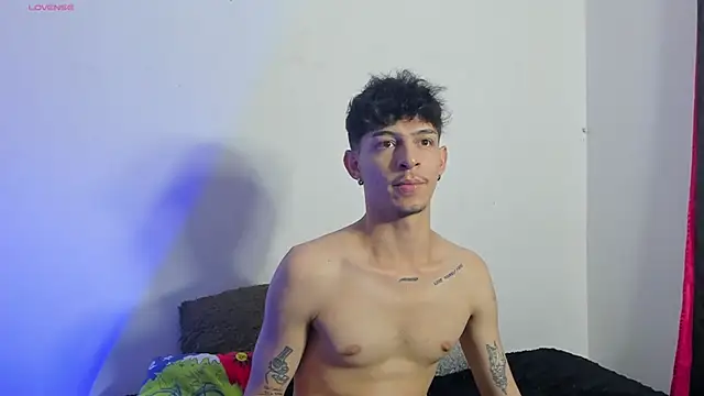  IanLark online show from July 1, 2026, 9:37 pm