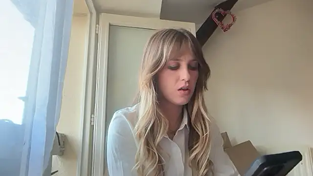 BritsihSexyLily online show from April 23, 2026, 5:36 pm