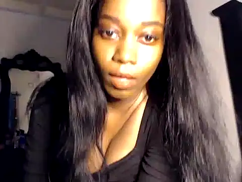 Snapshot of Enchantriss chatting on May 29, 2026, 1:00 am Enchantriss online show from May 29, 2026, 1:00 am
