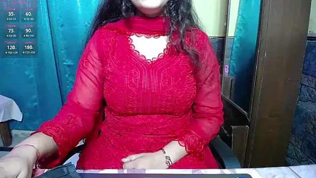 Snapshot of -Queenie chatting on July 24, 2026, 7:21 pm -Queenie online show from July 24, 2026, 7:21 pm