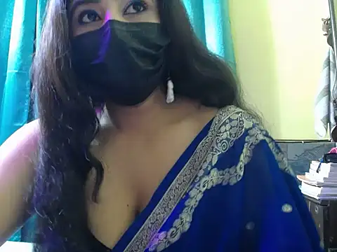 Snapshot of -Queenie chatting on June 15, 2026, 7:57 pm -Queenie online show from June 15, 2026, 7:57 pm