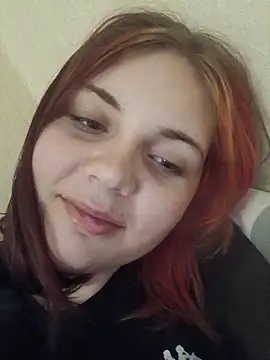 LoisFox online show from April 22, 2026, 8:37 pm