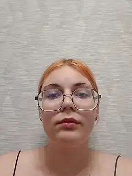 LoisFox online show from July 8, 2026, 9:15 pm