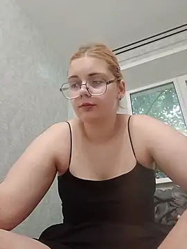 LoisFox online show from August 8, 2026, 3:30 pm