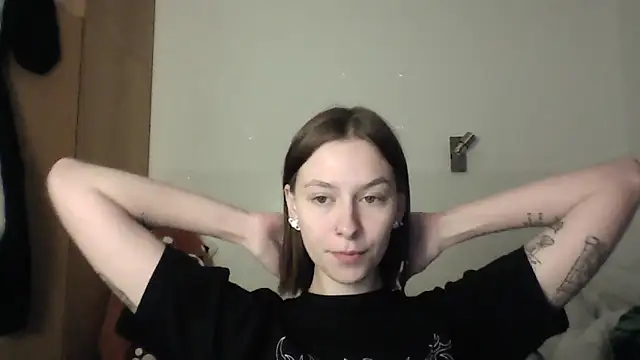 JuicyErika online show from May 11, 2026, 9:23 pm
