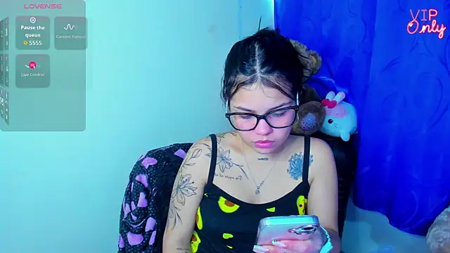angelina 77 online show from July 14, 2026, 4:24 pm