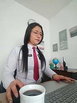 Queen linda1 online show from May 11, 2026, 12:28 pm