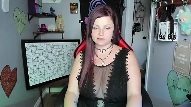 Snapshot of DelilaFields2 chatting on July 14, 2026, 3:00 am DelilaFields2 online show from July 14, 2026, 3:00 am
