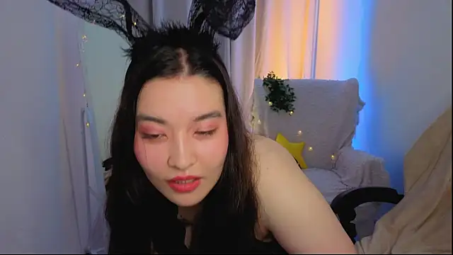 MomoRins online show from July 7, 2026, 9:51 pm