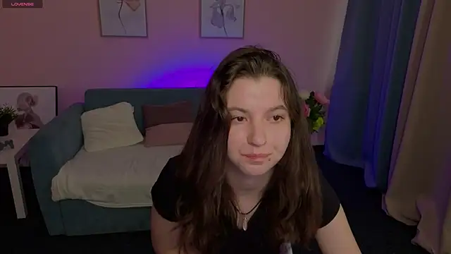 BelovedAlice online show from May 4, 2026, 7:00 am