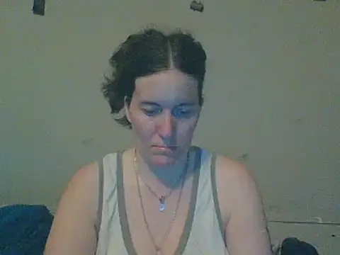 Snapshot of Mini83 chatting on May 10, 2026, 6:21 pm Mini83 online show from May 10, 2026, 6:21 pm