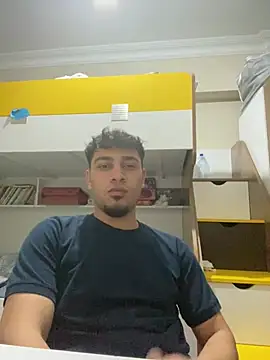 astoperaaa online show from April 21, 2026, 7:20 pm