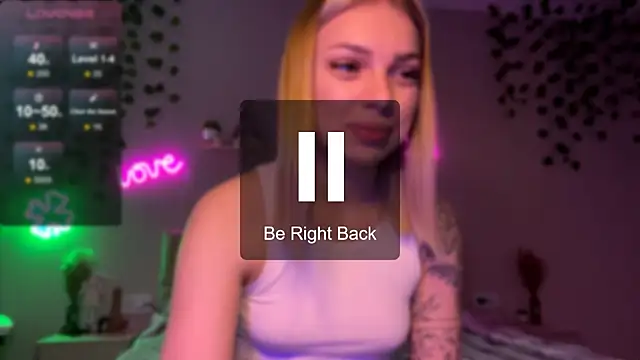 Snapshot of CandyRass chatting on May 24, 2026, 9:53 am CandyRass online show from May 24, 2026, 9:53 am
