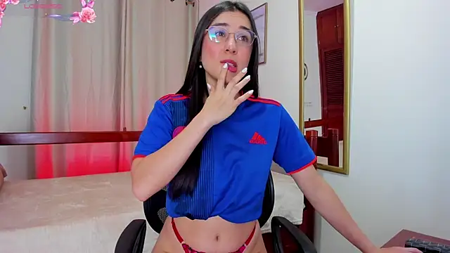 Elisabetta Amour online show from June 21, 2026, 10:10 am