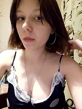 Lali7-1 online show from April 23, 2026, 5:47 pm