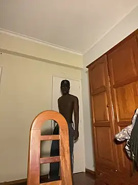 cobrapreta2 online show from April 21, 2026, 11:44 pm