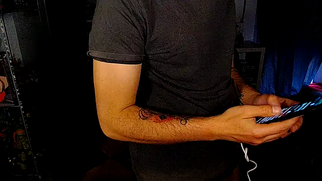 chiquitoconsecreto online show from April 23, 2026, 6:53 pm