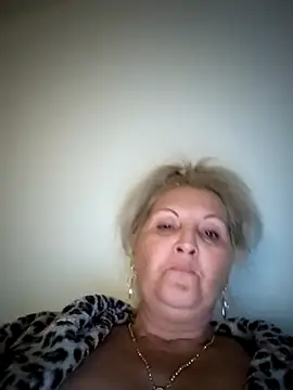 Divineblond online show from November 5, 2025, 5:27 pm