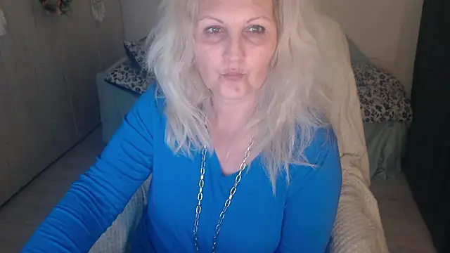 Divineblond online show from March 24, 2026, 10:10 pm