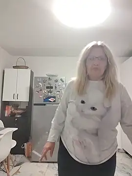 Divineblond online show from April 2, 2026, 9:32 pm