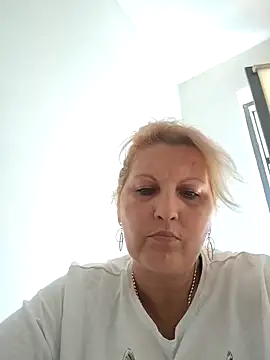 Snapshot of Divineblond chatting on September 23, 2025, 12:23 pm Divineblond online show from September 23, 2025, 12:23 pm