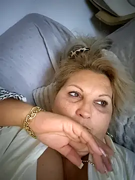 Snapshot of Divineblond chatting on September 26, 2025, 5:31 pm Divineblond online show from September 26, 2025, 5:31 pm