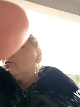 Divineblond online show from October 24, 2025, 8:13 am