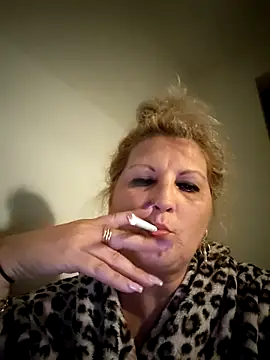 Divineblond online show from October 6, 2025, 7:36 pm