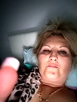 Snapshot of Divineblond chatting on September 30, 2025, 7:42 pm Divineblond online show from September 30, 2025, 7:42 pm