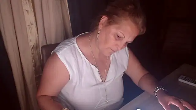 Snapshot of Divineblond chatting on September 9, 2025, 9:35 pm Divineblond online show from September 9, 2025, 9:35 pm