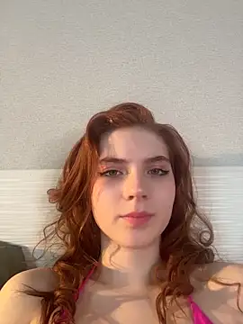 Snapshot of MariAllen chatting on June 3, 2026, 9:43 am MariAllen online show from June 3, 2026, 9:43 am
