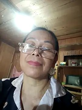 Snapshot of Ari-Na9 chatting on June 18, 2026, 2:21 am Ari-Na9 online show from June 18, 2026, 2:21 am