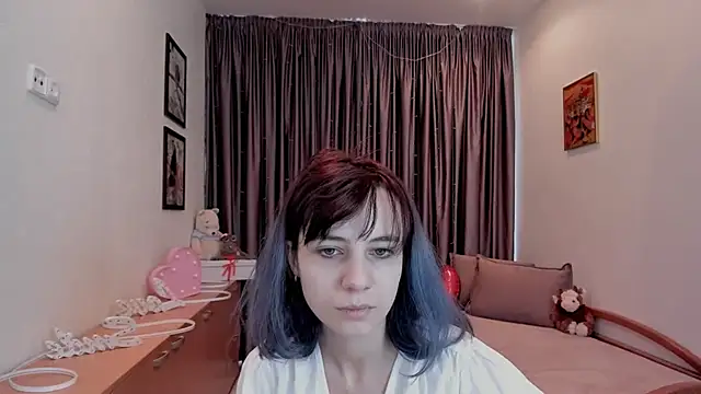 Snapshot of MiniLysii chatting on April 25, 2026, 5:43 am MiniLysii online show from April 25, 2026, 5:43 am