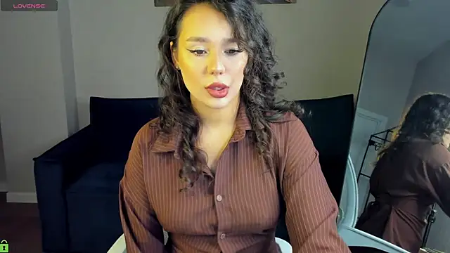 Snapshot of Elaine_Smith chatting on May 5, 2026, 9:34 am Elaine Smith online show from May 5, 2026, 9:34 am