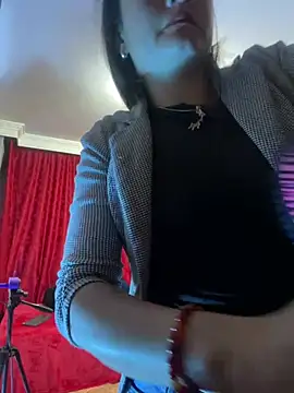 SamiiContreras  online show from May 27, 2026, 11:06 am
