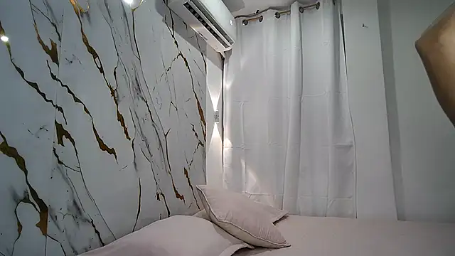 Snapshot of oriana_sweet chatting on June 1, 2026, 6:51 pm oriana sweet online show from June 1, 2026, 6:51 pm