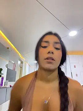 Snapshot of SaryJonex chatting on May 9, 2026, 1:03 pm SaryJonex online show from May 9, 2026, 1:03 pm