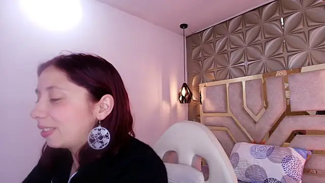 stephaniesun  online show from May 18, 2026, 1:05 pm
